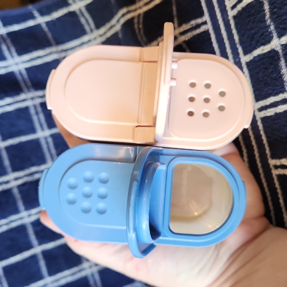 Vintage Tupperware Small Spice Holders - Picture 5 of 5